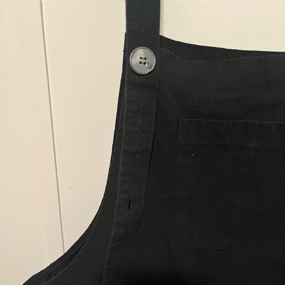 Cotton/Linen straight leg black overalls with adjustable button straps - Picture 4 of 4